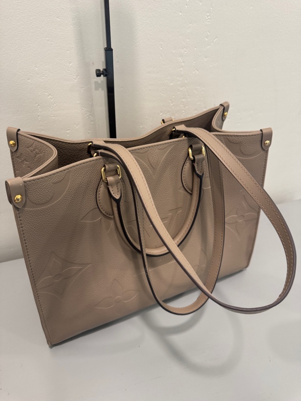 Louis Vuitton Empreinte MM Monogram OnTheGo Tote - Picture 2 of 10